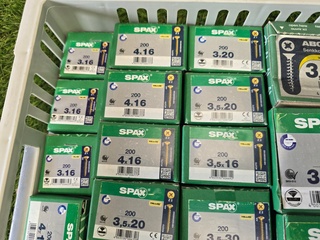 Schroeven diverse maten. Ca 35 Dozen Spax, partij